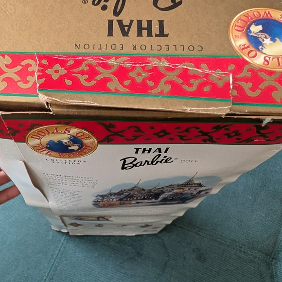 NIOB Vintage 1997 Mattel Thai Barbie Collectors Edition Doll Authentic 1990s - Picture 8 of 10